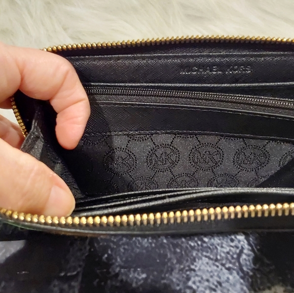 MICHAEL KORS LONG ZIP WALLET - Picture 4 of 15